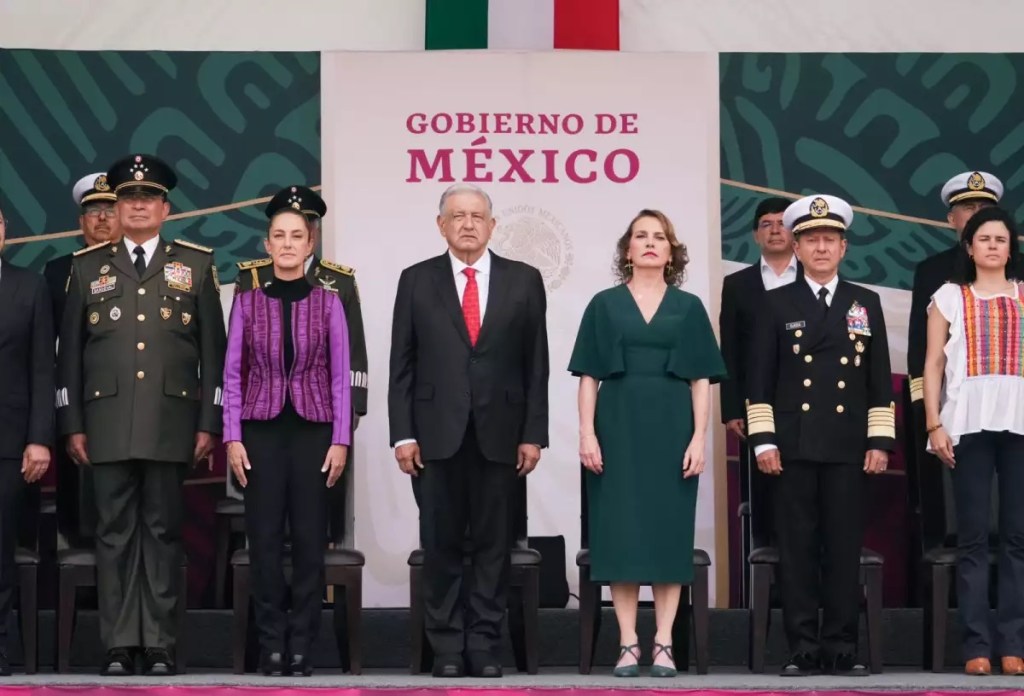 Expansión_ amlo-ultimo-desfile-militar