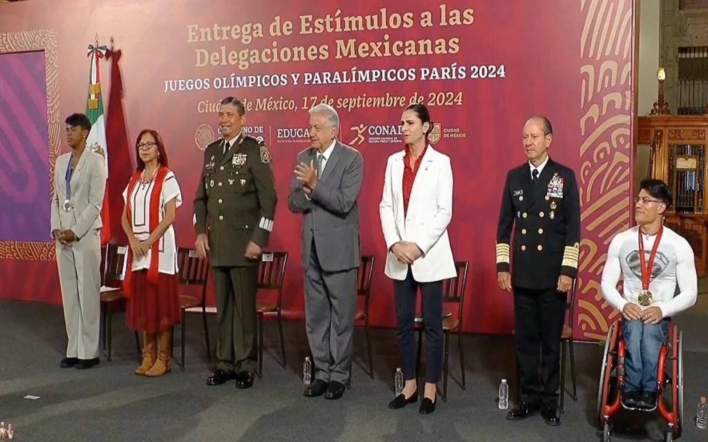 amlo-apoyo-medallistas