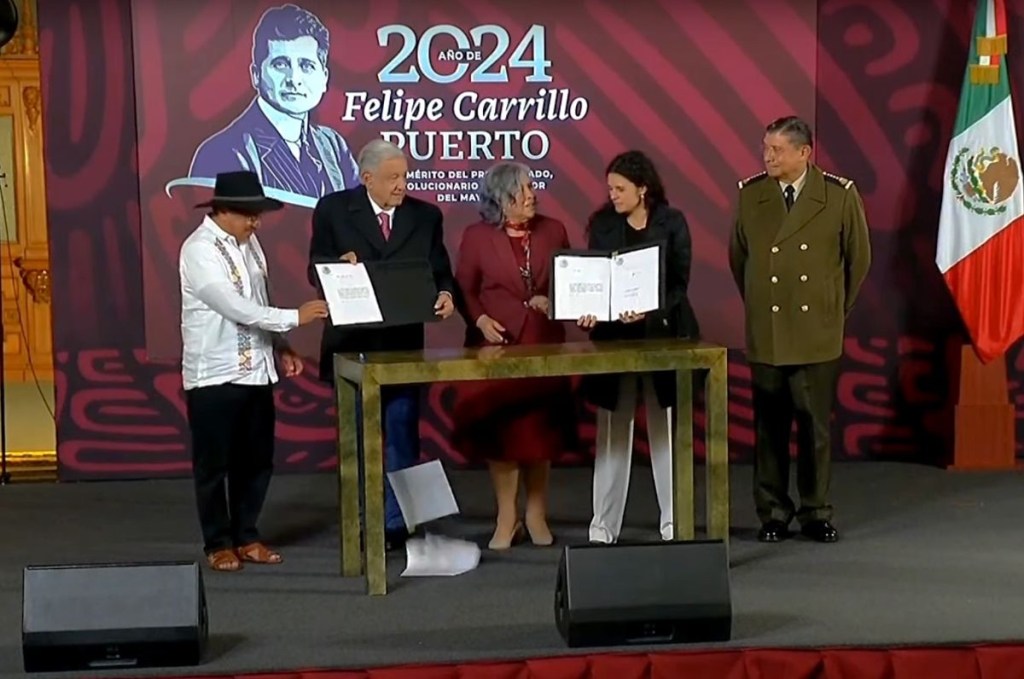 Aristegui_ amlo-firma-reformas-constitucionales