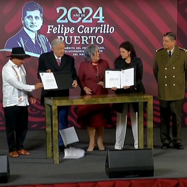 Aristegui_ amlo-firma-reformas-constitucionales