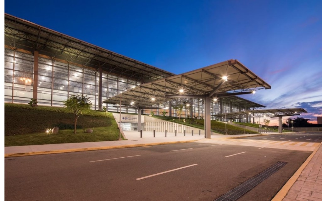 Aristegui_ acapulco-aeropuerto-reabre-huracan-john