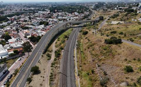 Economista-mexico-queretaro-tren-2025-construccion