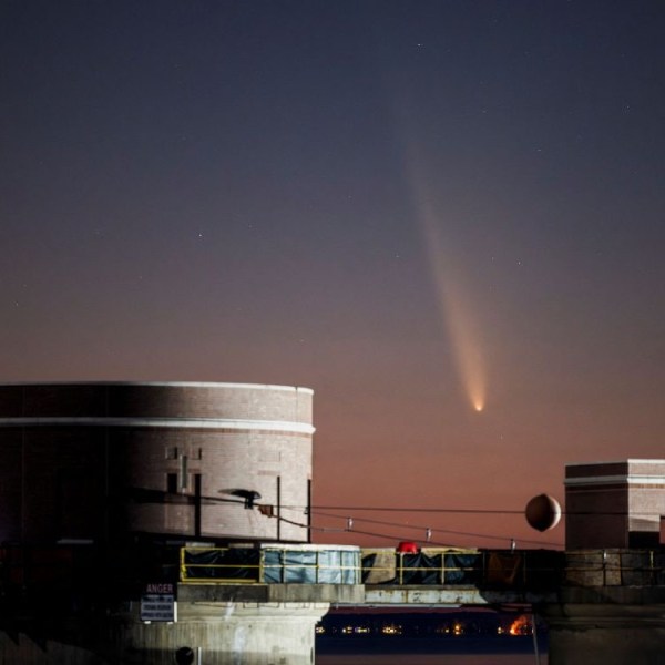Aristegui-cometa-del-siglo-tsuchinshan-atlas-mexico