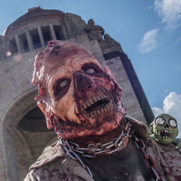 Aristegui-cdmx-alebrijes-zombie-parade