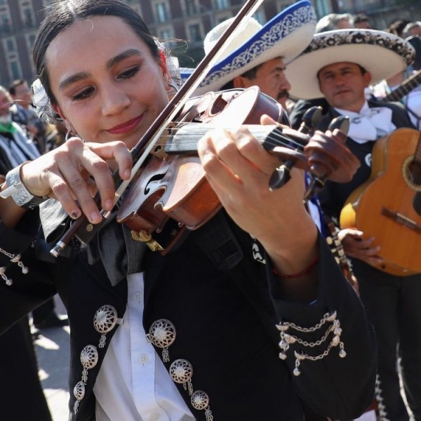Aristegui-cdmx-mariachi-guinness-record