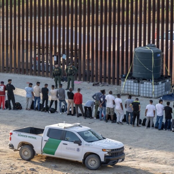 Aristegui-sheinbaum-inmigracion-politica-2024