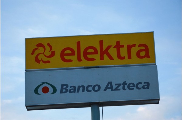 Aristegui-grupo-elektra-salida-bolsa-privatizacion