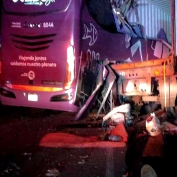 Aristegui-accidente-bus-veracruz-xalapa-ciudad-de-mexico-trafico-muertes-lesiones-2024
