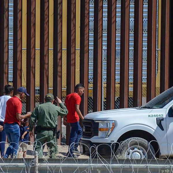 Aristegui-migrantes-deportados-mexico-estados-unidos-sre-programa-reintegracion-apoyo-inmigrantes-politica-migratoria