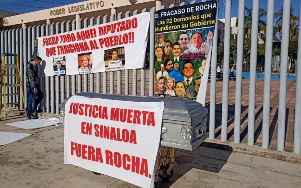 Aristegui-sinaloa-protesta-congreso-culiacan-violencia-inseguridad-destitucion-rocha-gobierno-mexico