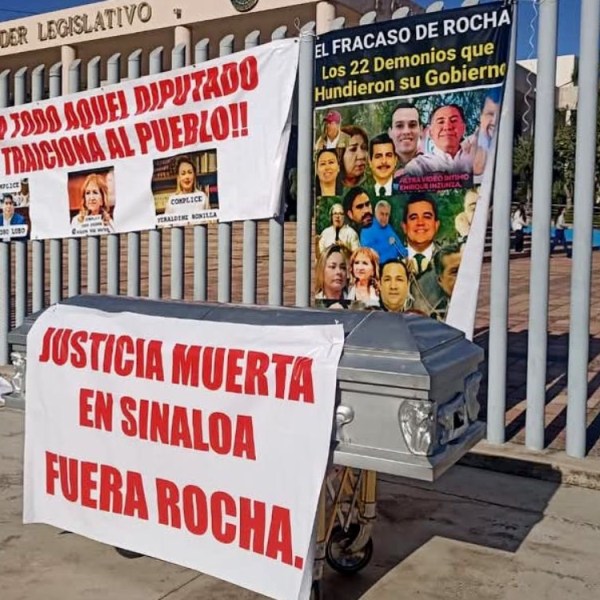 Aristegui-sinaloa-protesta-congreso-culiacan-violencia-inseguridad-destitucion-rocha-gobierno-mexico