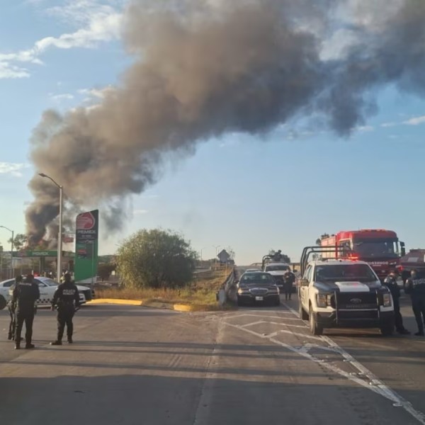 Elfinanciero-pemex-gasoducto-incendio-mexico-queretaro-carretera-cierre-seguridad-capufe-guardia-nacional