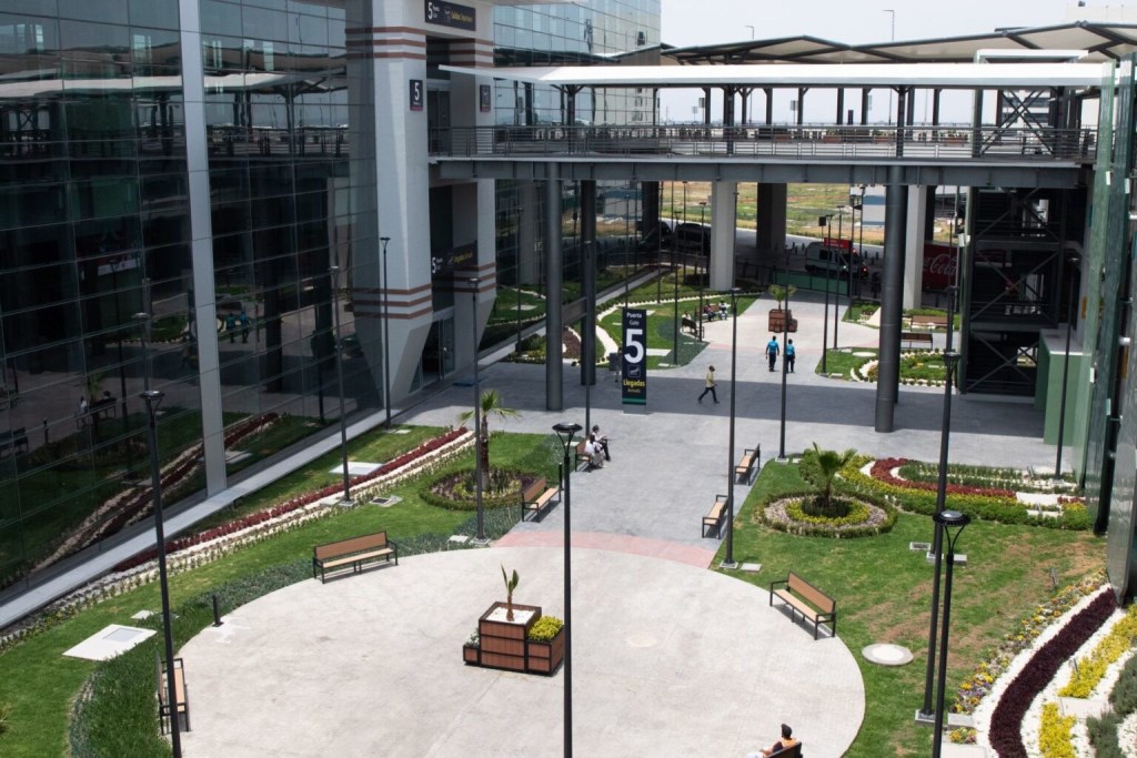 Aristegui-tren-cdmx-aifa-ferrocarril-mexico-infraestructura-sheinbaum-militar-2025-queretaro-expansion