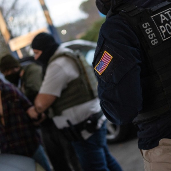 Aristegui-trump-migracion-detencion-20000-inmigrantes-politica-seguridad-frontera-usa-mexico