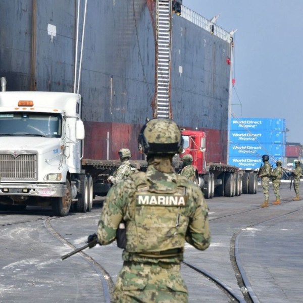 Aristegui-combate-huachicol-diesel-mexico-tampico-altamira-guardia-nacional-fgr-semar-fuel-smuggling-descomiso